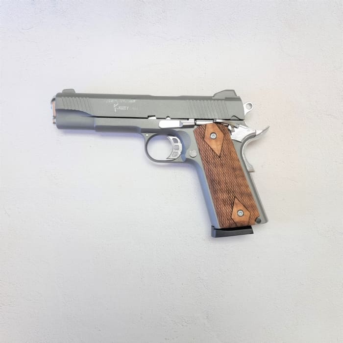 Kuzey 911 9mm P.A.K Blank Gun - Smoked With Wooden Grip